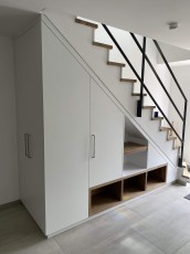 Einbauschrank unter Treppe