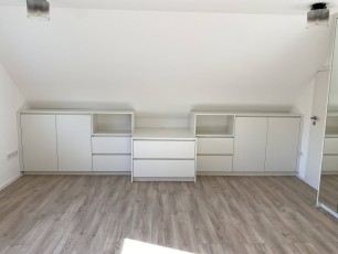 Stauraum unter der Dachschräge