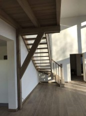 Eingestemmte Wangentreppe mit Galerie
