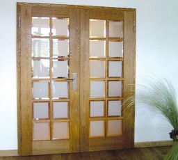 Zimmertüre aus Eiche mit zwei Flügelelementen, satiniertem Glas und Facettenschliff
